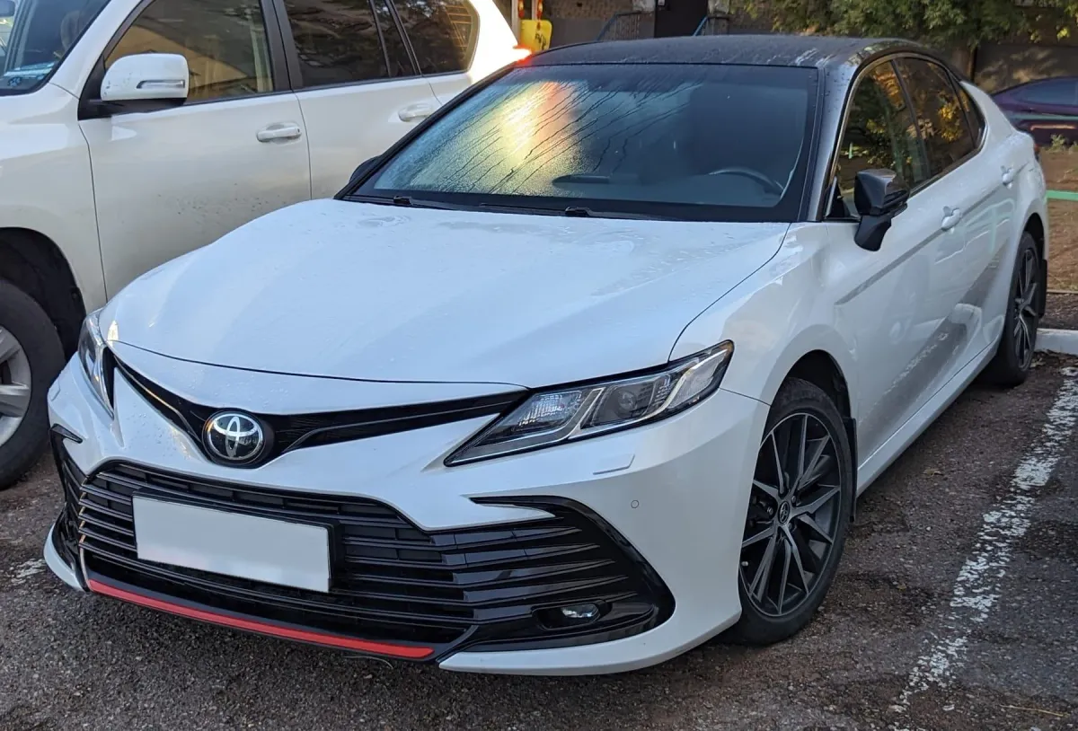 Toyota Camry SE 2021